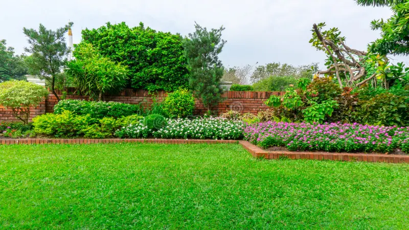 Villa Smeralda: Un’Armonia tra Pietra e Flora